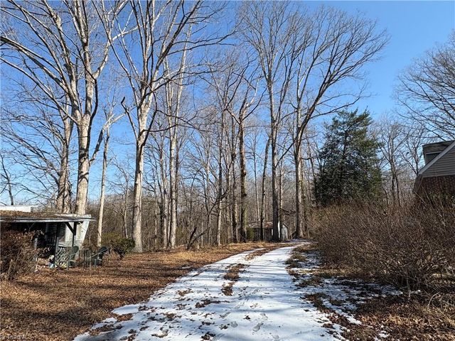 2669 Wagon Trail, Pfafftown, NC 27040