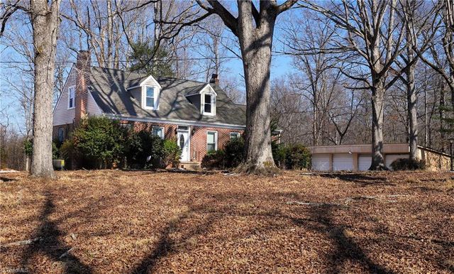 2669 Wagon Trail, Pfafftown, NC 27040