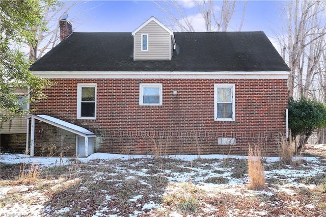 2669 Wagon Trail, Pfafftown, NC 27040