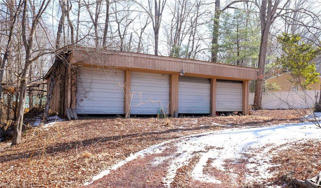 2669 Wagon Trail, Pfafftown, NC 27040