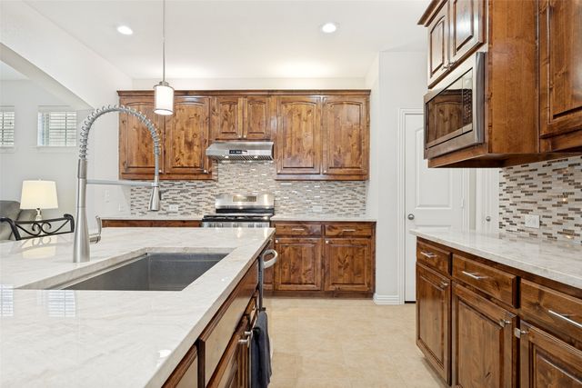 3509 Bans Crown Boulevard, Lewisville, TX 75056