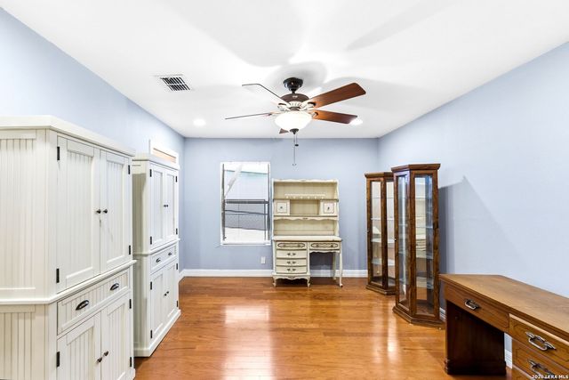 1410 Santa Anna, San Antonio, TX 78201