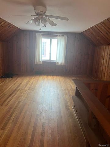 23812 Buckingham Street, Dearborn, MI 48128