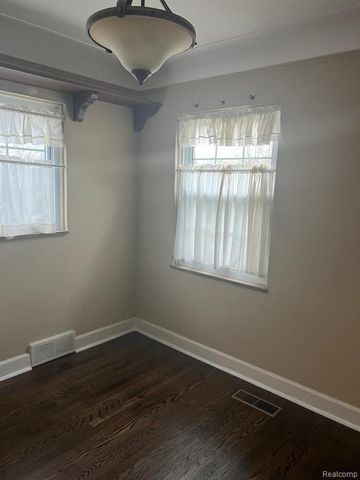 23812 Buckingham Street, Dearborn, MI 48128