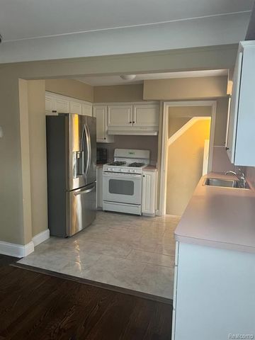 23812 Buckingham Street, Dearborn, MI 48128