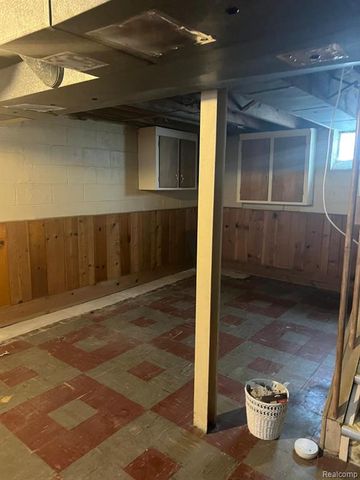 23812 Buckingham Street, Dearborn, MI 48128