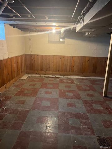 23812 Buckingham Street, Dearborn, MI 48128