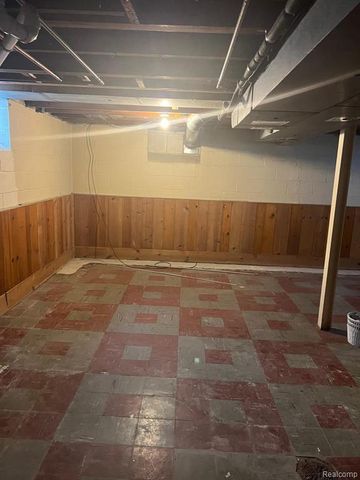 23812 Buckingham Street, Dearborn, MI 48128