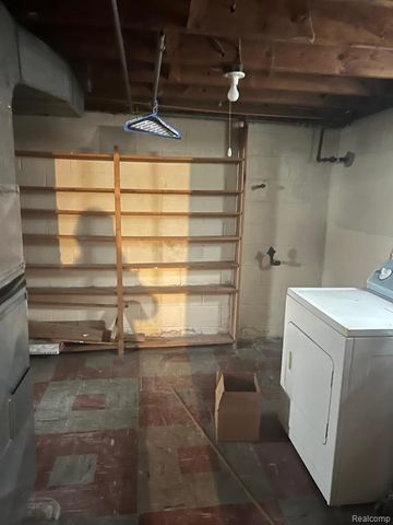 23812 Buckingham Street, Dearborn, MI 48128