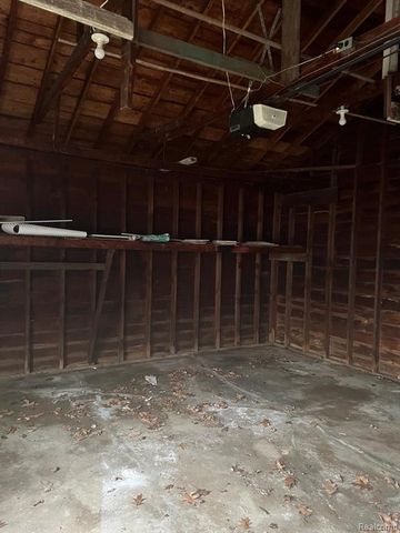 23812 Buckingham Street, Dearborn, MI 48128