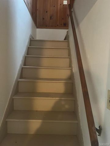 23812 Buckingham Street, Dearborn, MI 48128