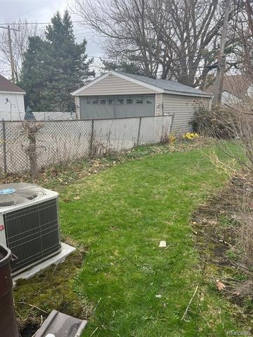 23812 Buckingham Street, Dearborn, MI 48128