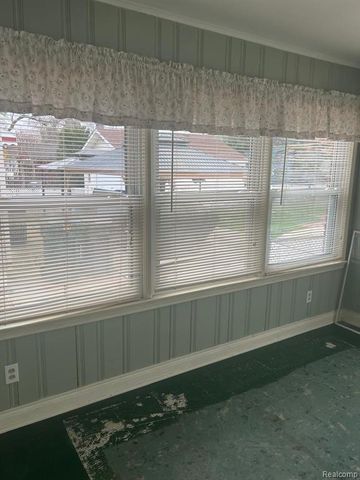 23812 Buckingham Street, Dearborn, MI 48128