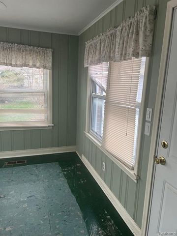 23812 Buckingham Street, Dearborn, MI 48128