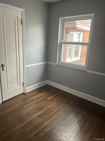 23812 Buckingham Street, Dearborn, MI 48128