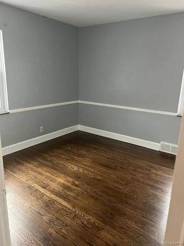 23812 Buckingham Street, Dearborn, MI 48128