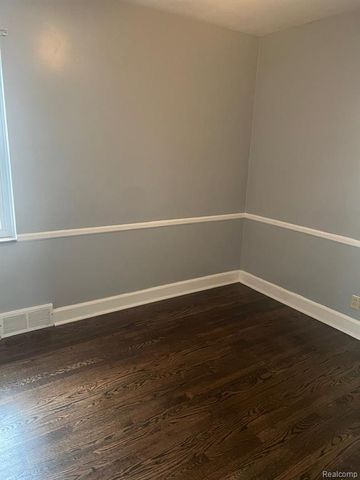 23812 Buckingham Street, Dearborn, MI 48128