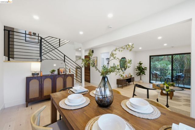 6334 Doran Dr, Oakland, CA 94611
