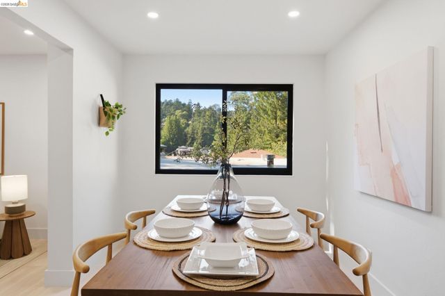6334 Doran Dr, Oakland, CA 94611
