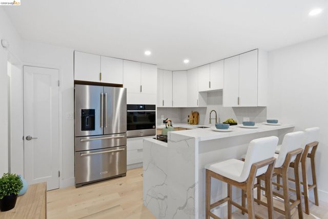 6334 Doran Dr, Oakland, CA 94611