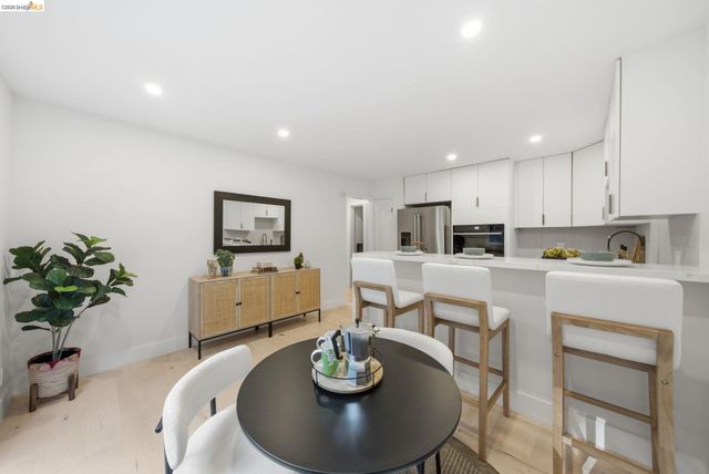 6334 Doran Dr, Oakland, CA 94611