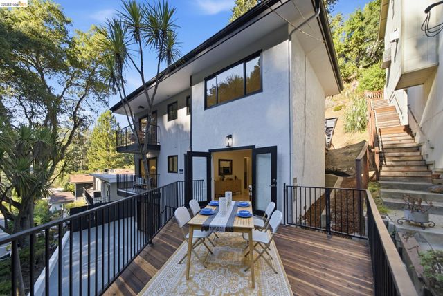 6334 Doran Dr, Oakland, CA 94611