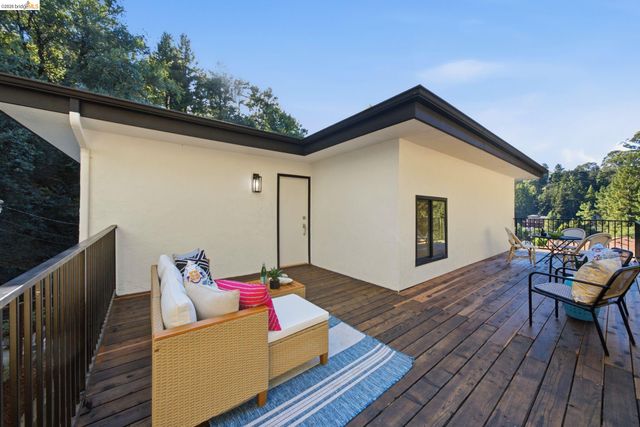 6334 Doran Dr, Oakland, CA 94611