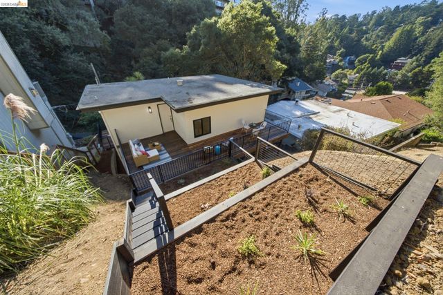 6334 Doran Dr, Oakland, CA 94611