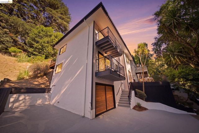 6334 Doran Dr, Oakland, CA 94611