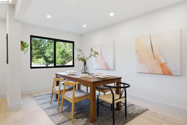 6334 Doran Dr, Oakland, CA 94611