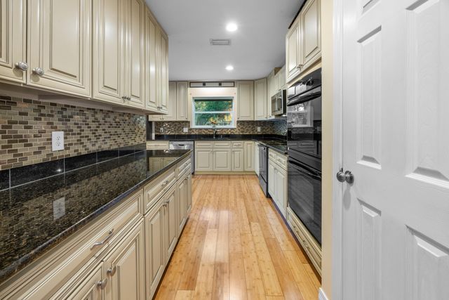 9 NW Sherwood Road, Fort Walton Beach, FL 32547