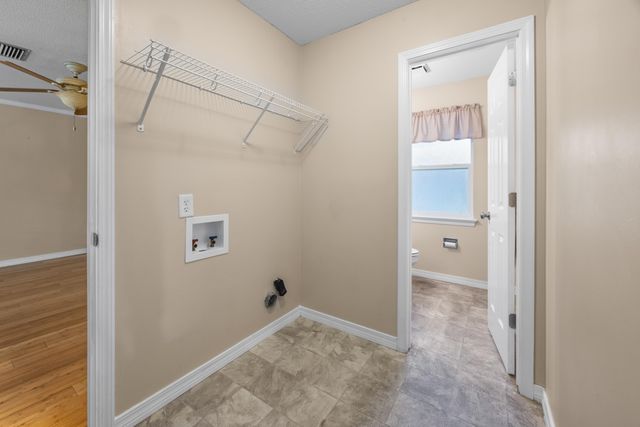 9 NW Sherwood Road, Fort Walton Beach, FL 32547