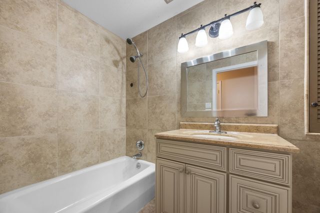 9 NW Sherwood Road, Fort Walton Beach, FL 32547