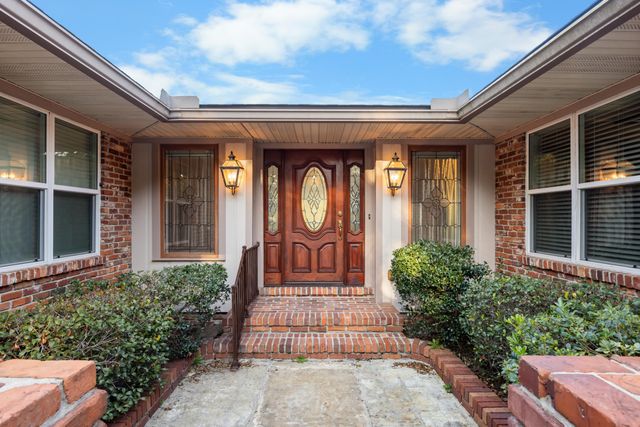 9 NW Sherwood Road, Fort Walton Beach, FL 32547