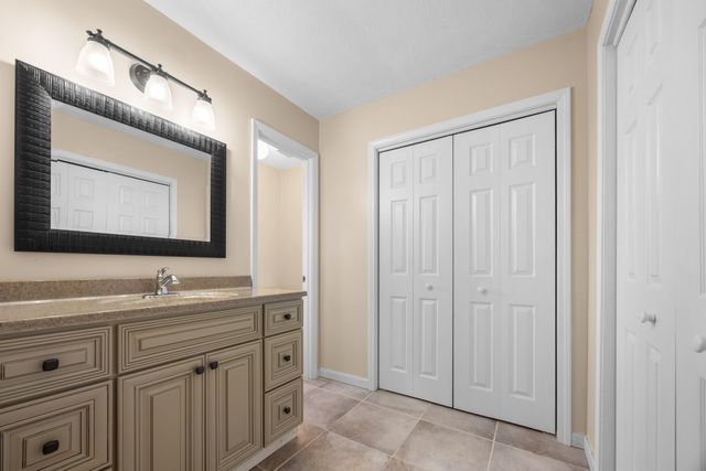 9 NW Sherwood Road, Fort Walton Beach, FL 32547