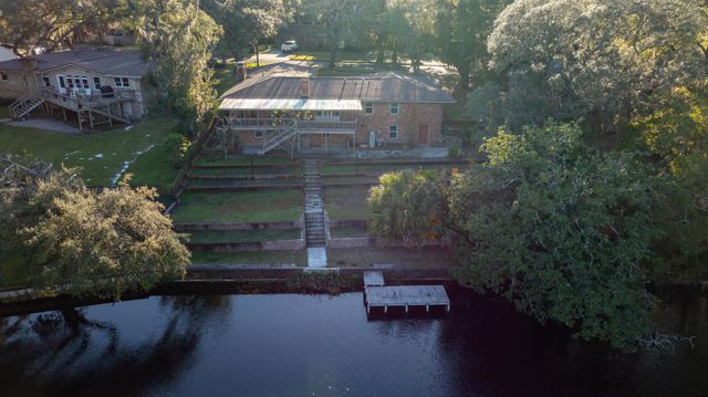 9 NW Sherwood Road, Fort Walton Beach, FL 32547