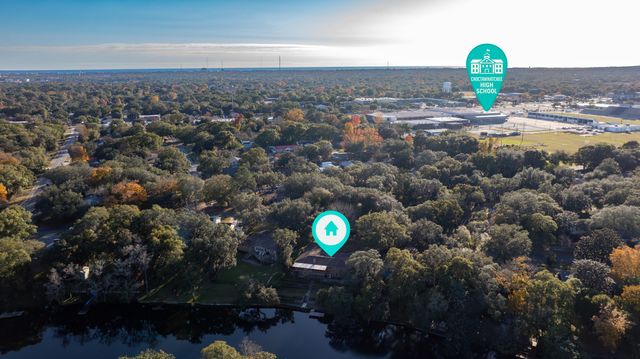 9 NW Sherwood Road, Fort Walton Beach, FL 32547