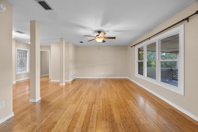 9 NW Sherwood Road, Fort Walton Beach, FL 32547