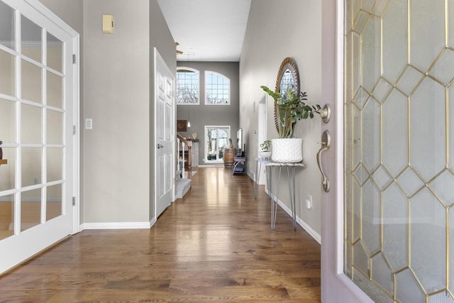 910 KINGS POINT COURT, Hobart, WI 54155