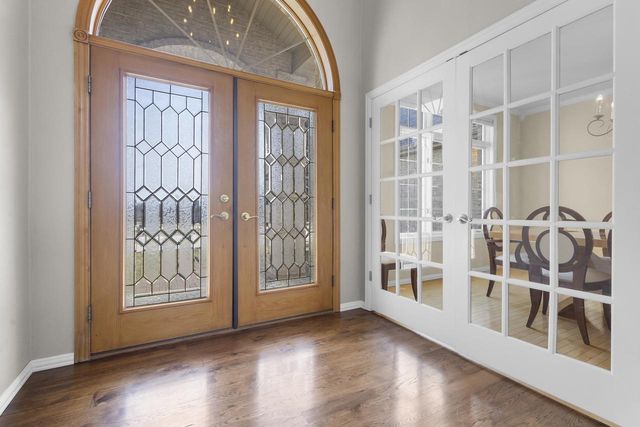 910 KINGS POINT COURT, Hobart, WI 54155