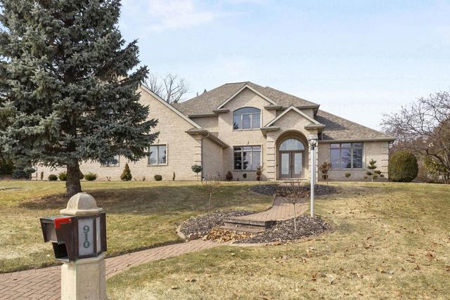 910 KINGS POINT COURT, Hobart, WI 54155