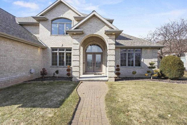 910 KINGS POINT COURT, Hobart, WI 54155