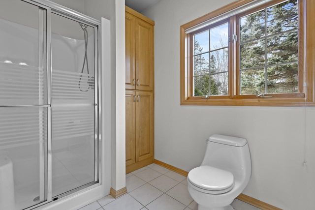 910 KINGS POINT COURT, Hobart, WI 54155