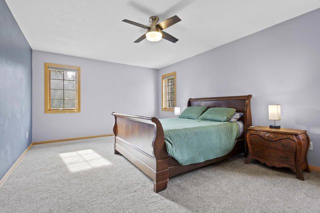 910 KINGS POINT COURT, Hobart, WI 54155