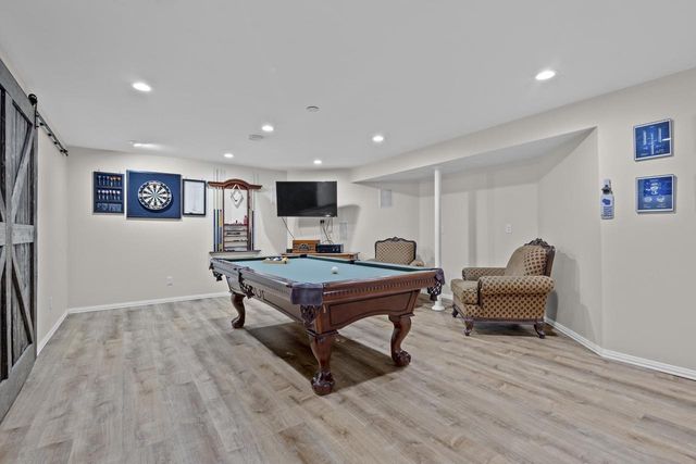 910 KINGS POINT COURT, Hobart, WI 54155