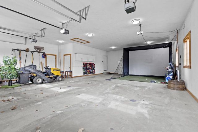 910 KINGS POINT COURT, Hobart, WI 54155