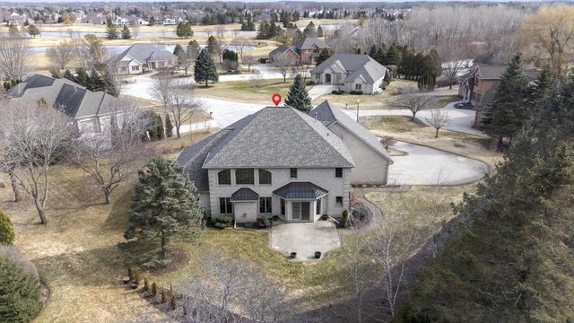 910 KINGS POINT COURT, Hobart, WI 54155