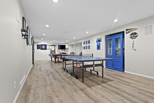 910 KINGS POINT COURT, Hobart, WI 54155