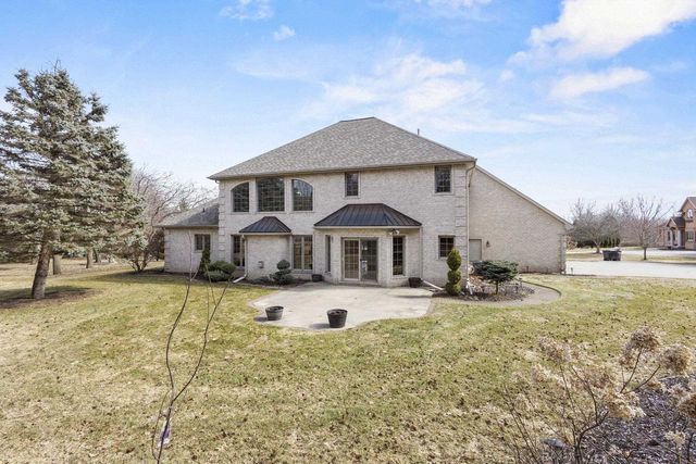 910 KINGS POINT COURT, Hobart, WI 54155