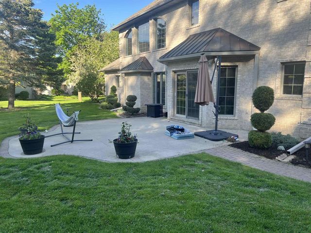 910 KINGS POINT COURT, Hobart, WI 54155